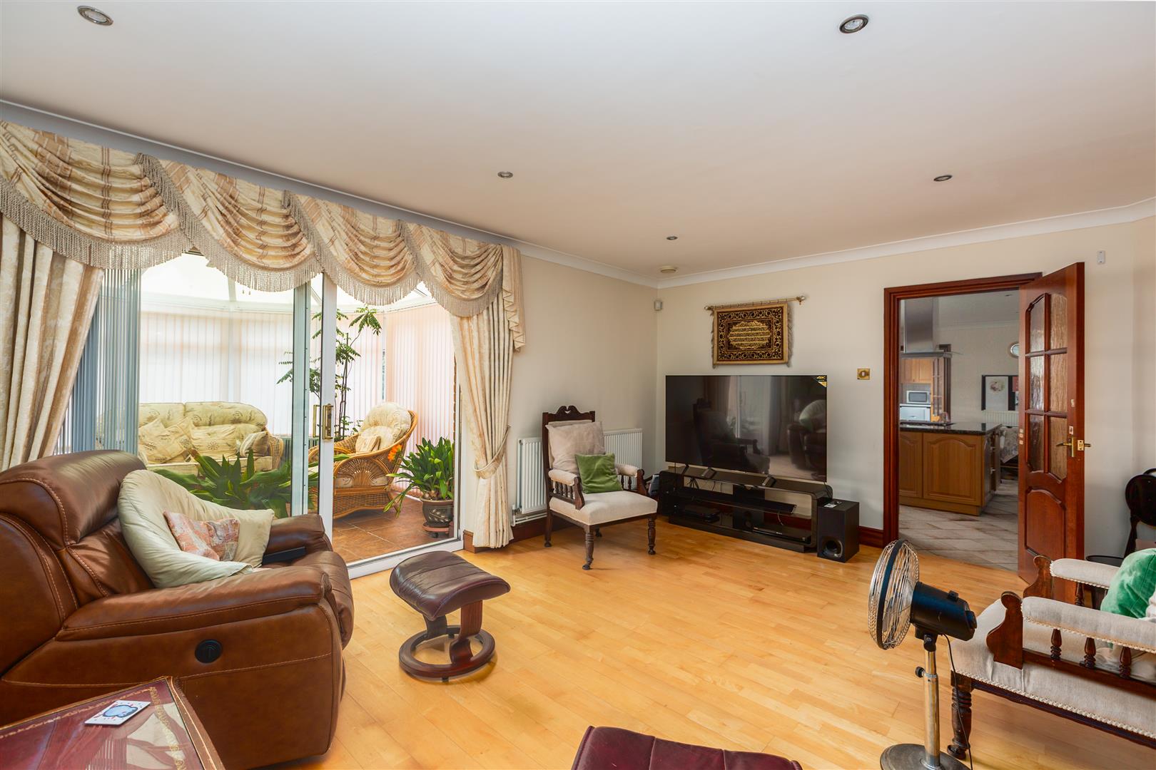 Llys Le Breos, Mayals, Swansea, SA3 5DL